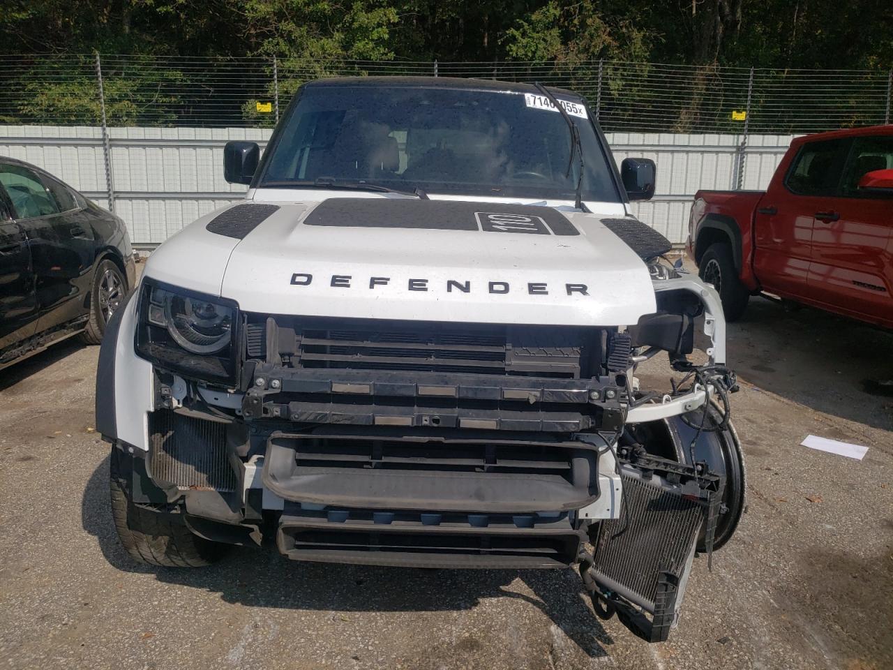 2022 LAND ROVER Defender