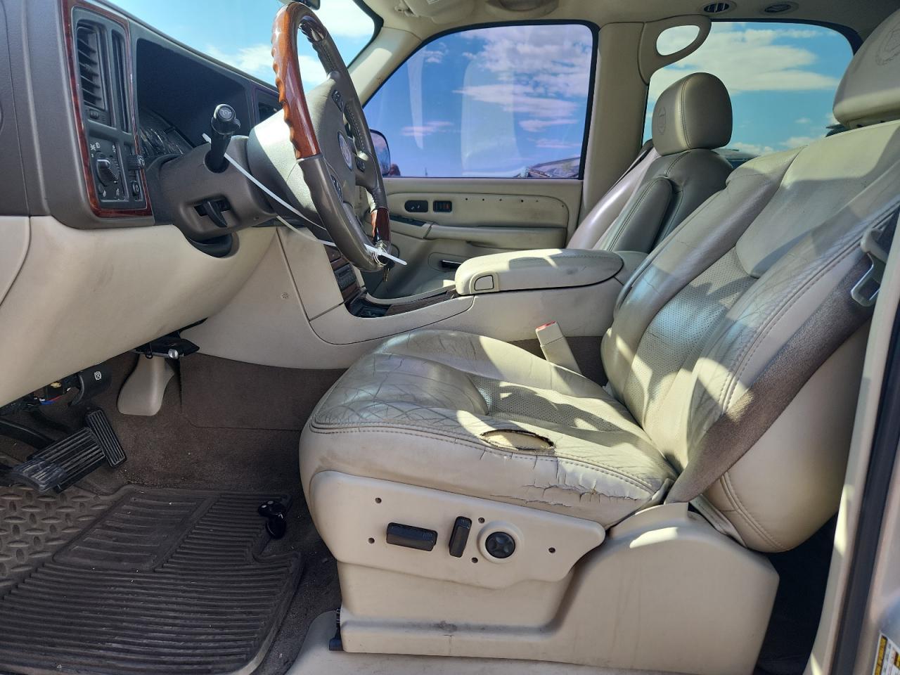 2005 CADILLAC ESCALADE