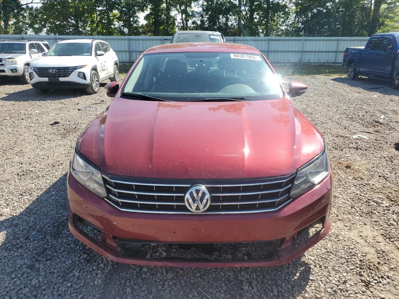 2016 VOLKSWAGEN Passat
