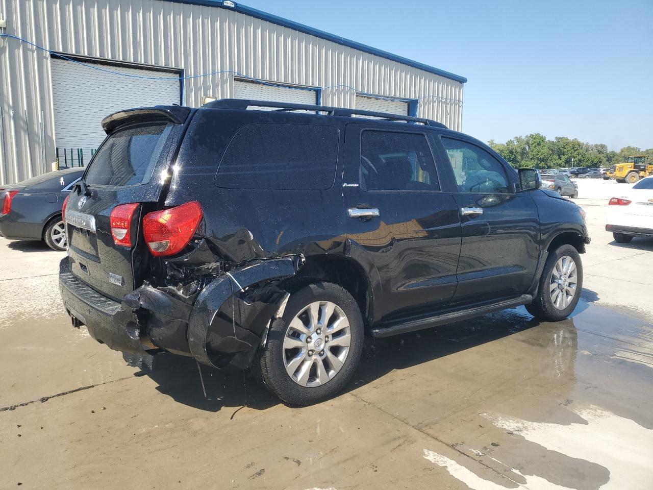 2010 TOYOTA Sequoia