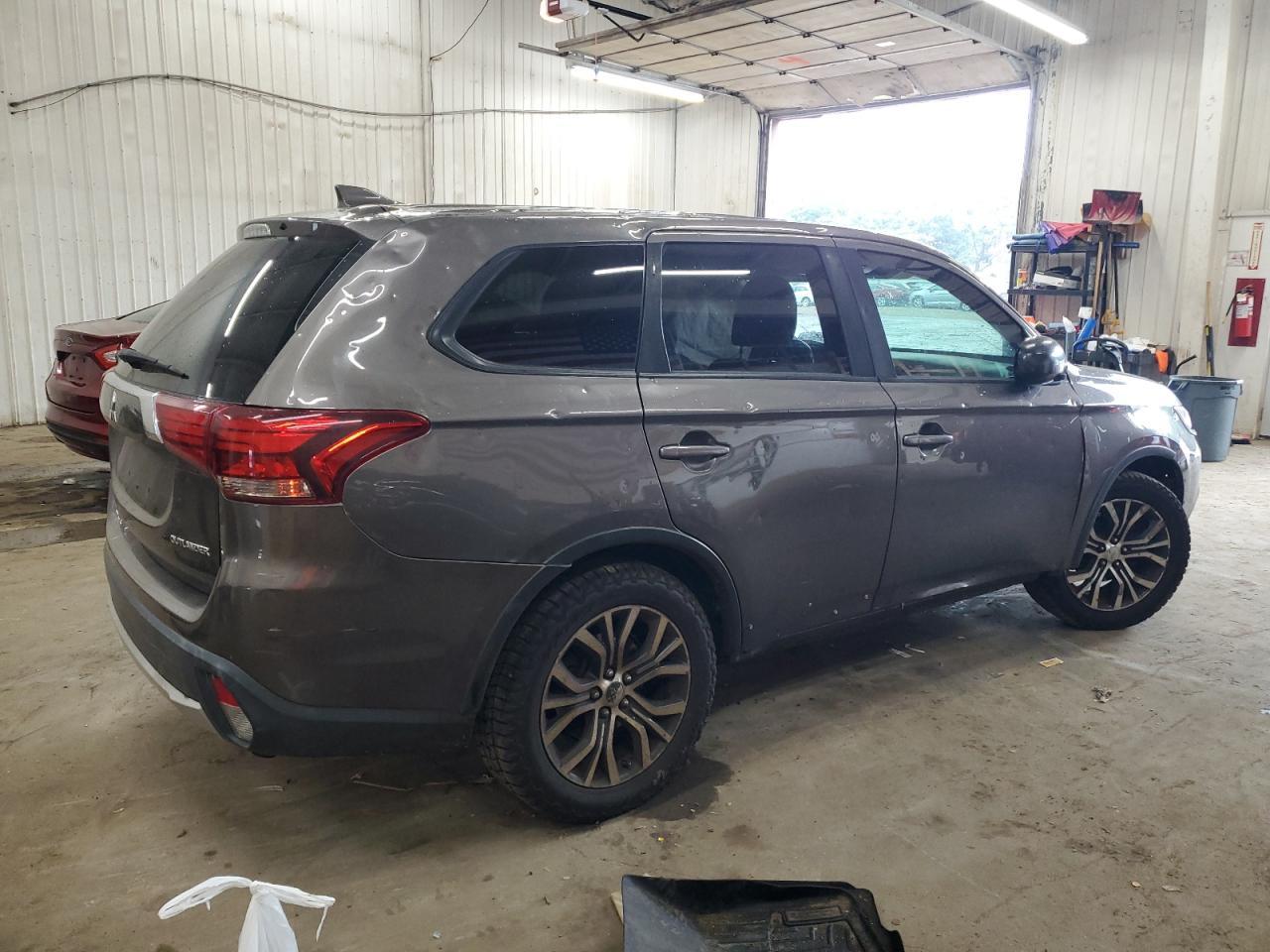 2017 MITSUBISHI outlander
