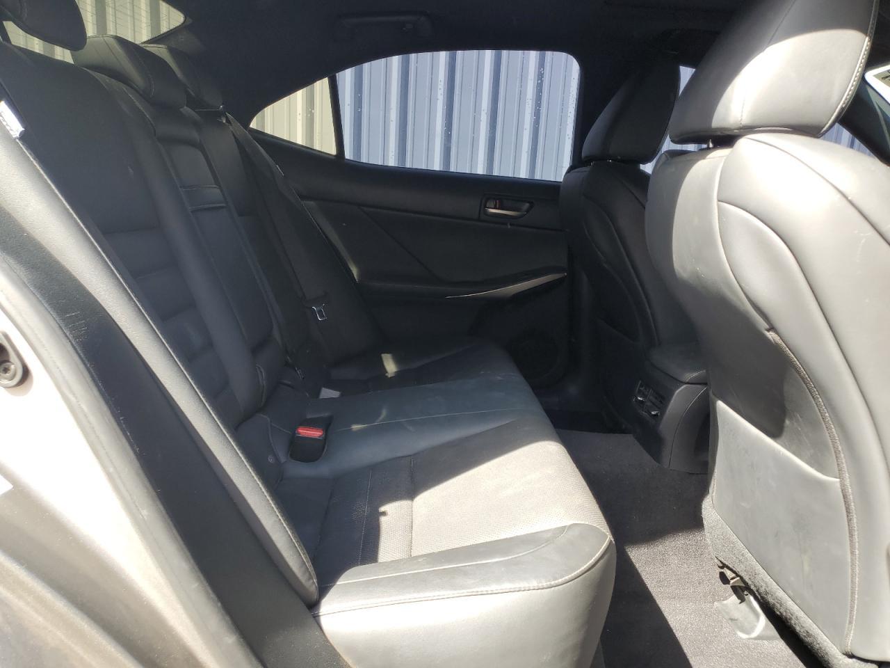 2017 LEXUS IS 200t