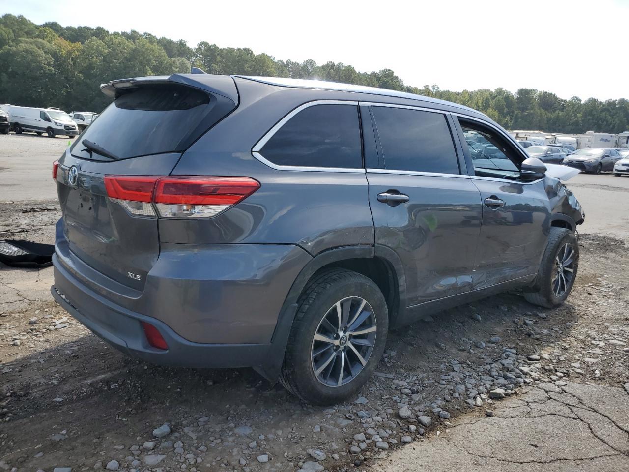 2017 TOYOTA HIGHLANDER