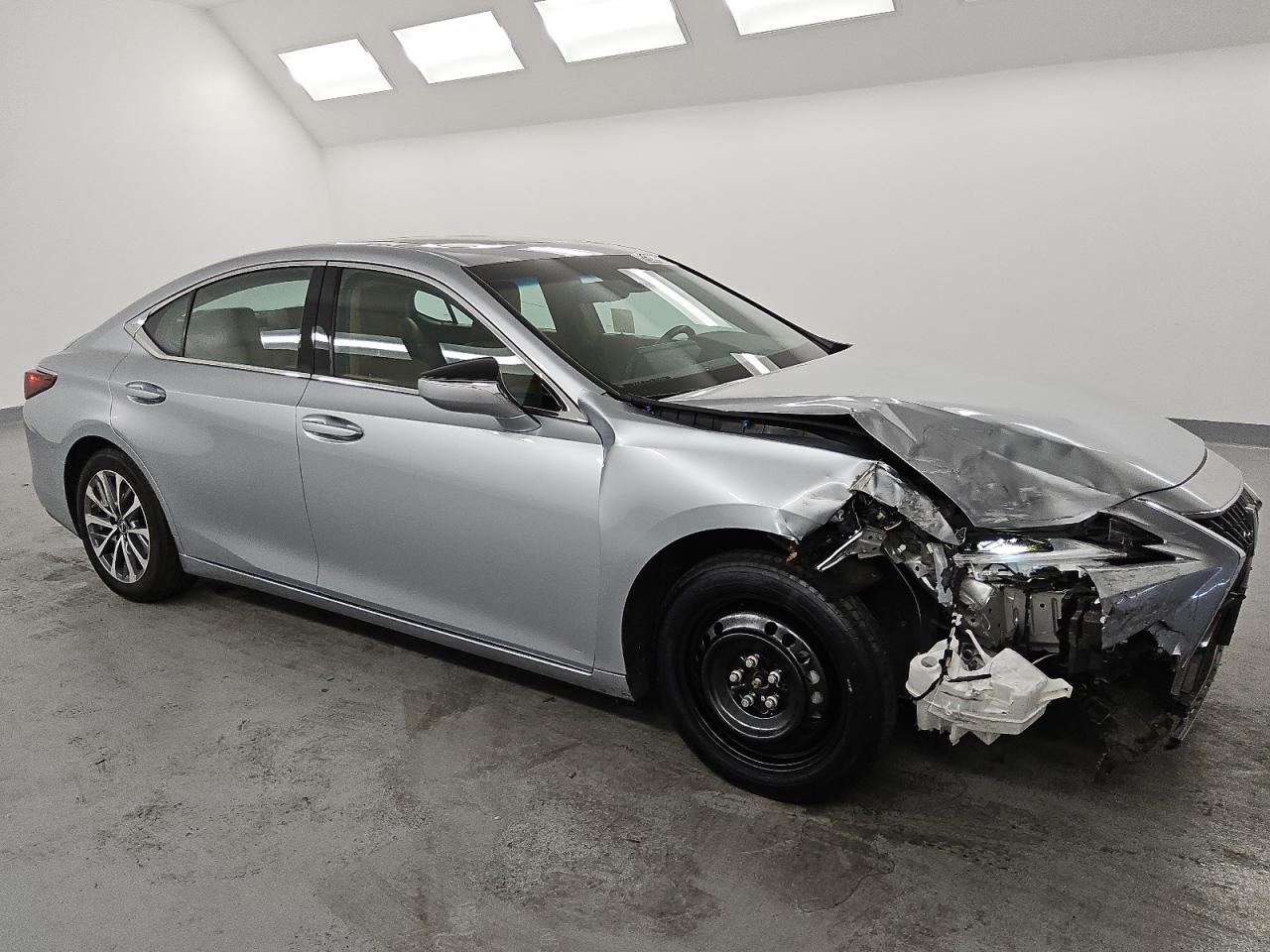 2024 LEXUS Es