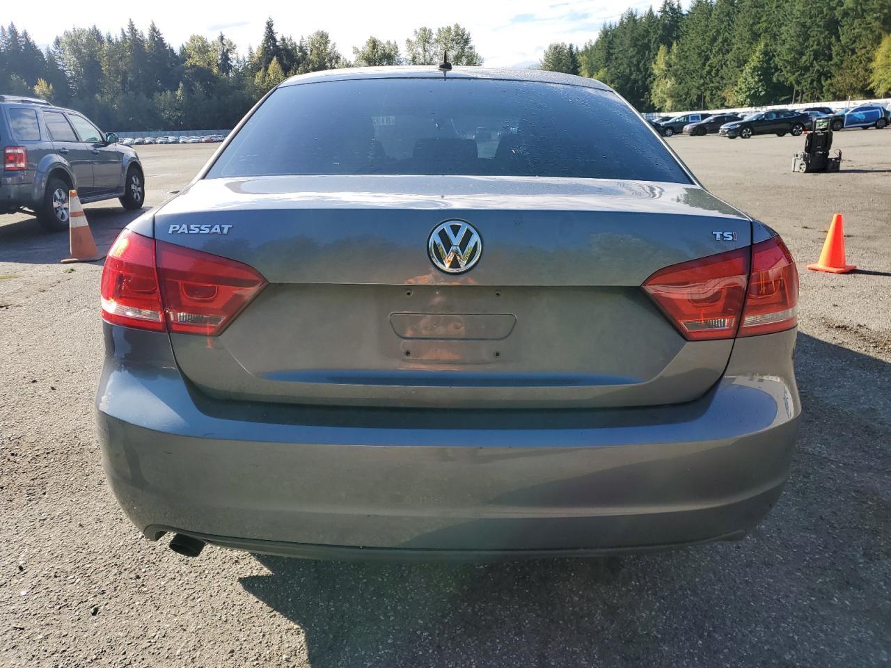 2015 VOLKSWAGEN Passat