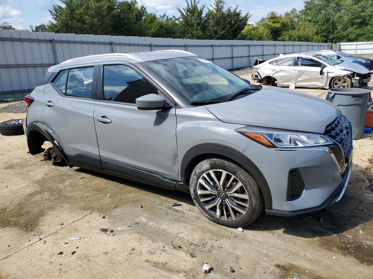 2023 NISSAN KICKS