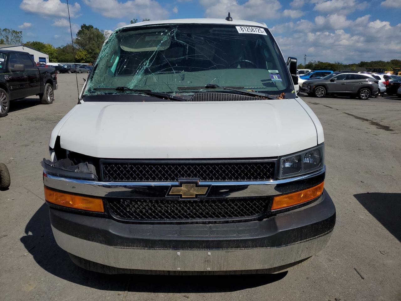 2023 CHEVROLET Express 3500