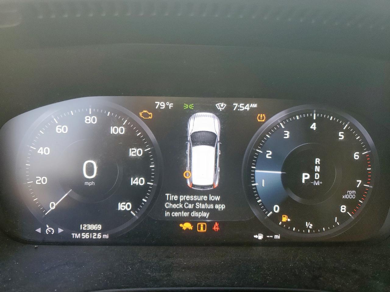 2021 VOLVO XC40
