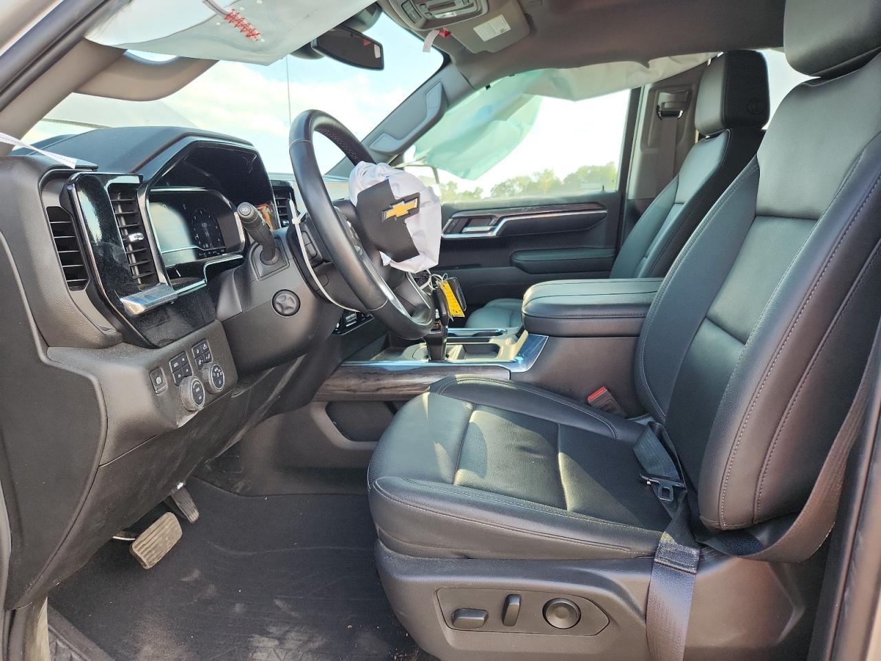 2025 CHEVROLET Silverado