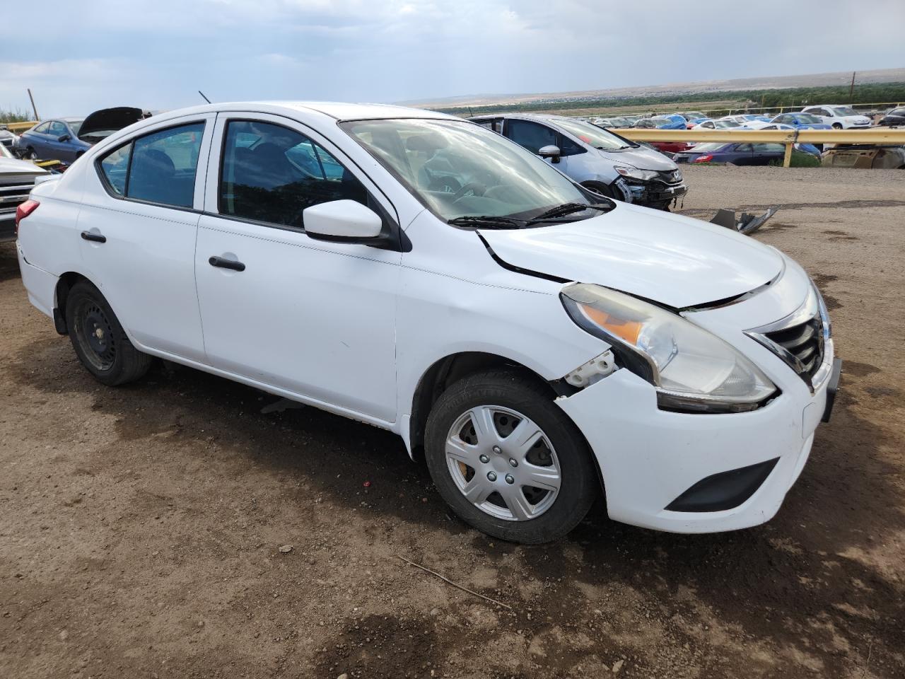 2016 NISSAN VERSA