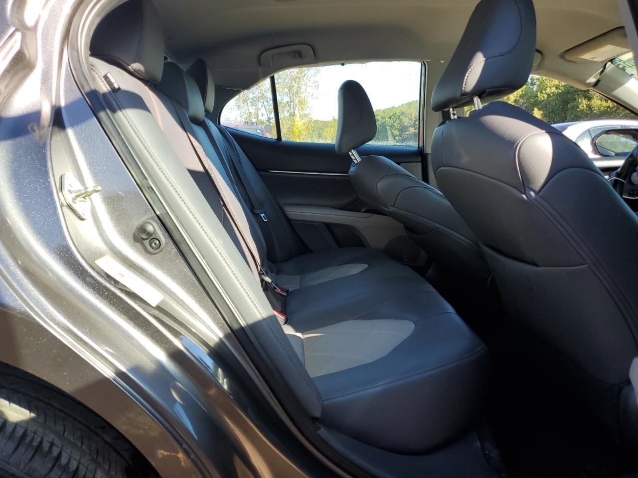 2019 TOYOTA CAMRY