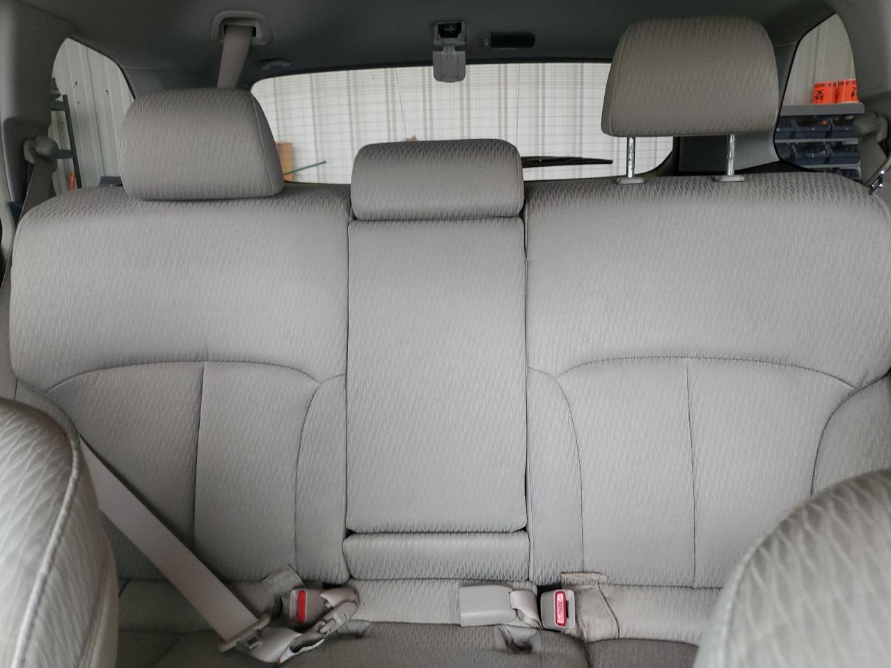 2010 SUBARU Outback