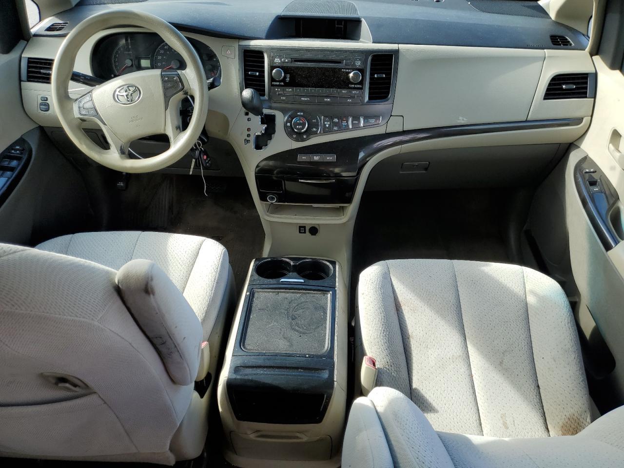 2013 TOYOTA SIENNA