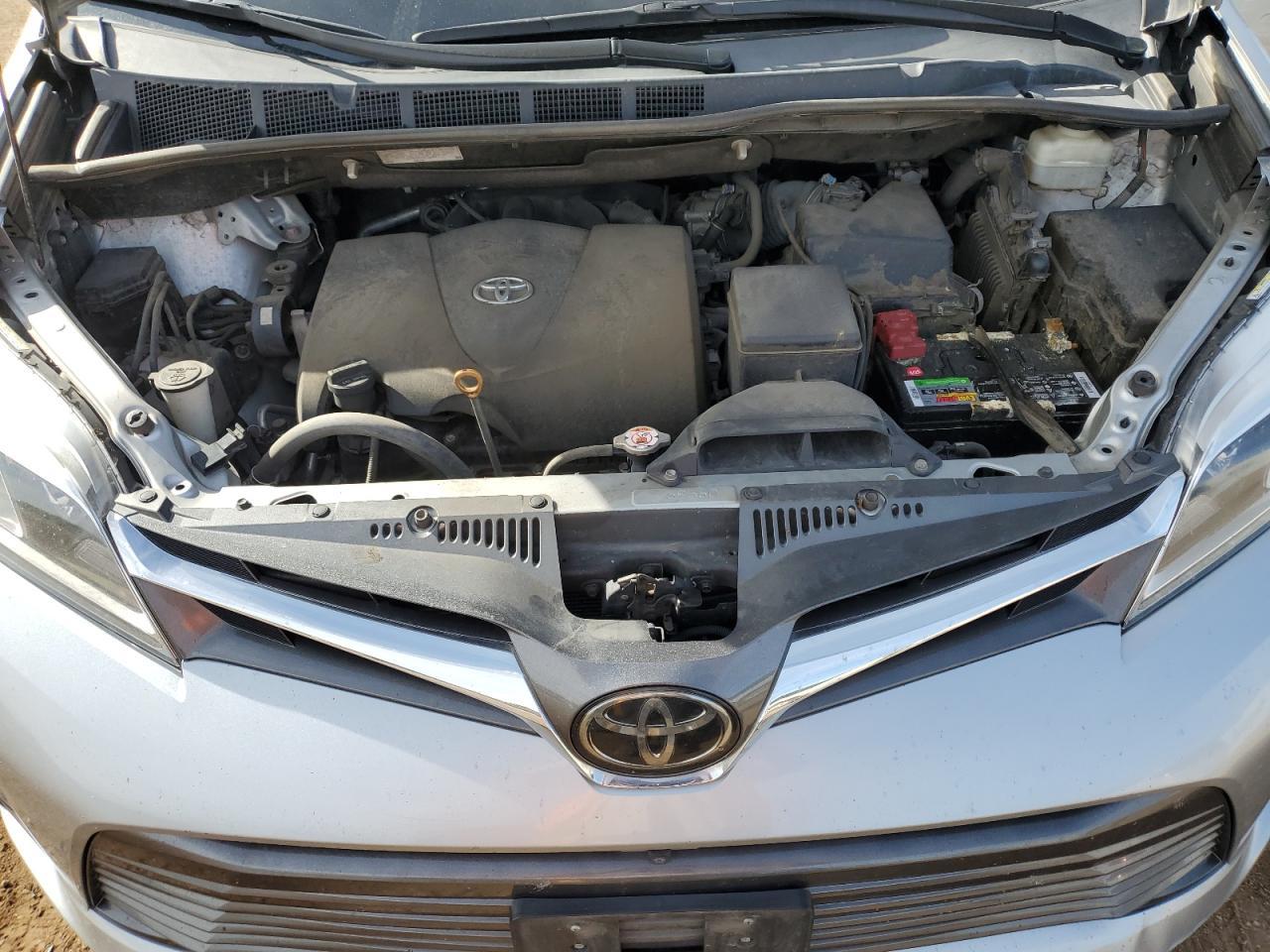 2019 TOYOTA SIENNA