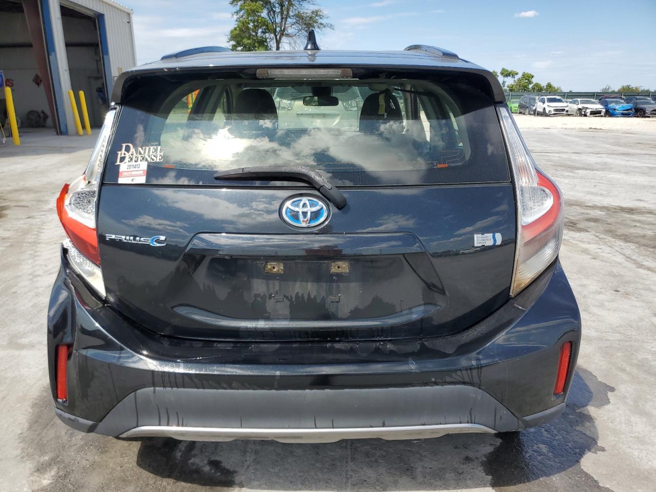 2018 TOYOTA Prius c