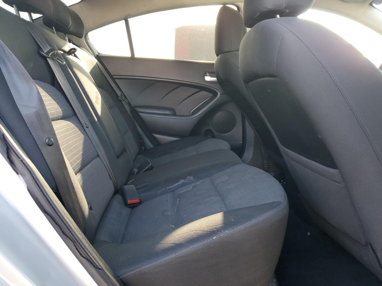 2017 KIA FORTE