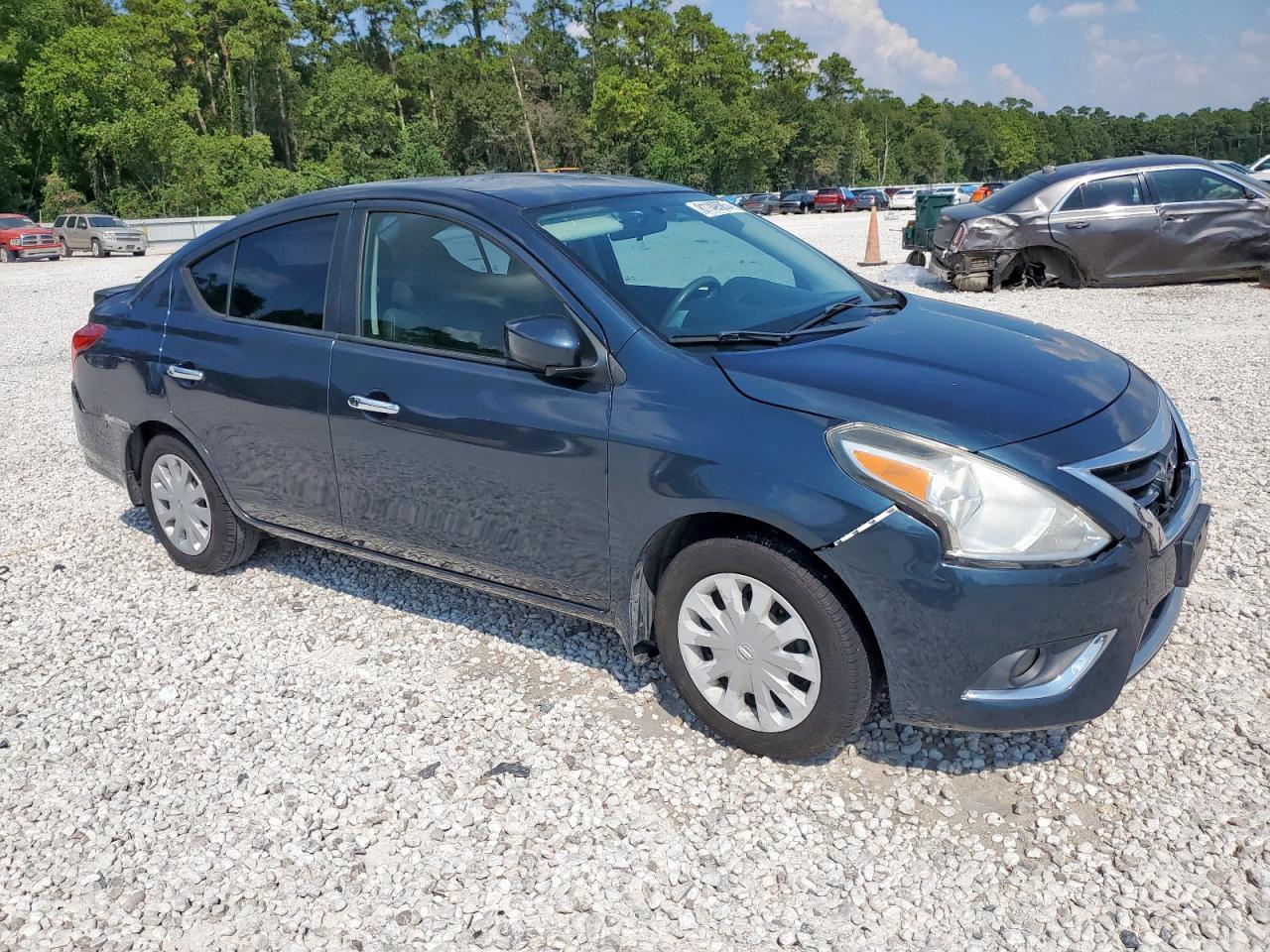 2015 NISSAN VERSA
