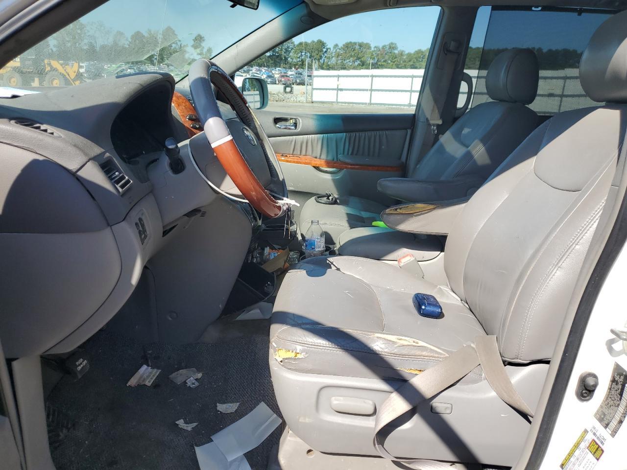 2008 TOYOTA SIENNA