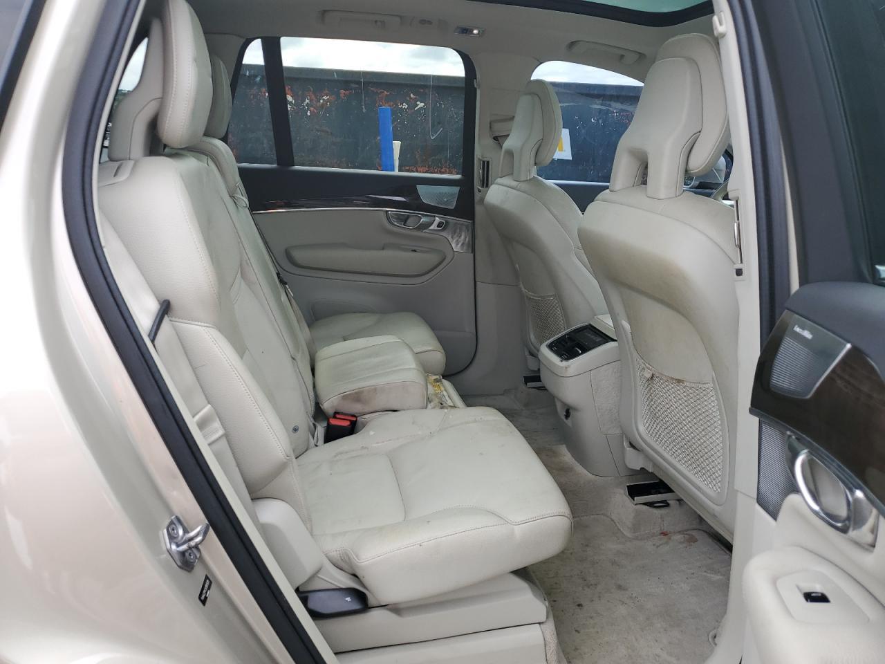 2016 VOLVO XC90
