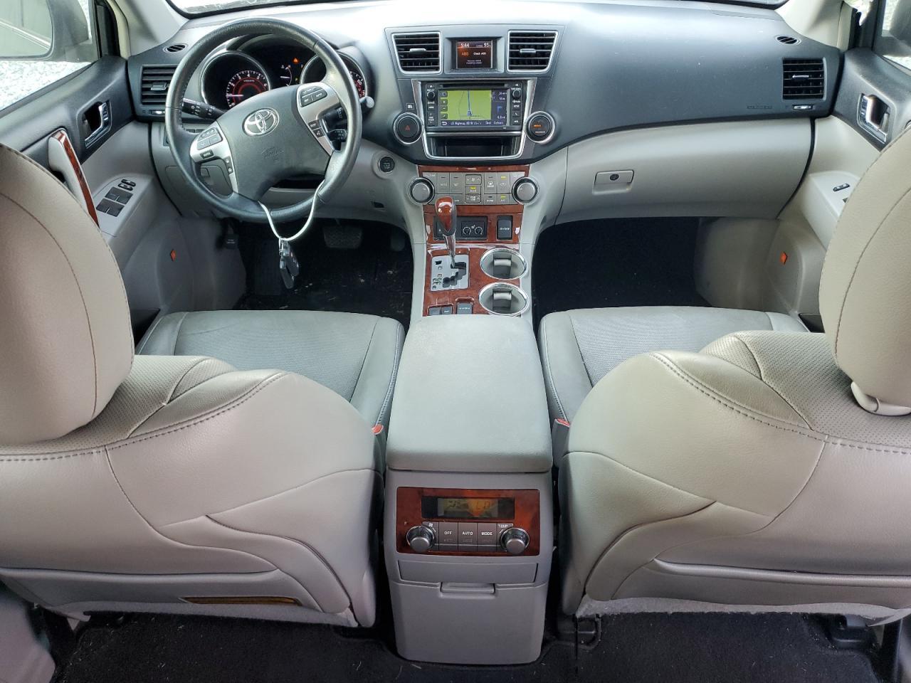 2013 TOYOTA HIGHLANDER