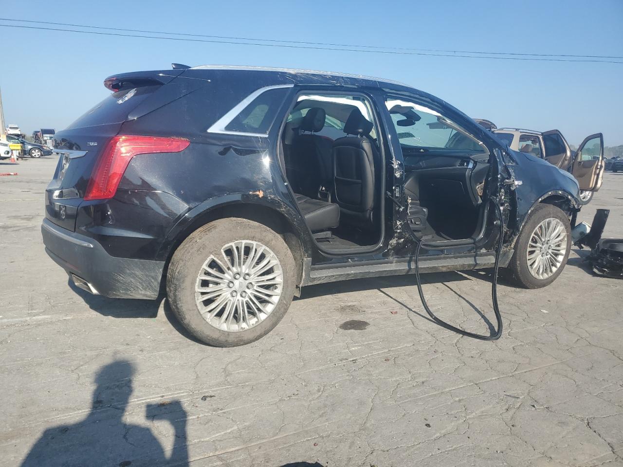2017 CADILLAC XT5