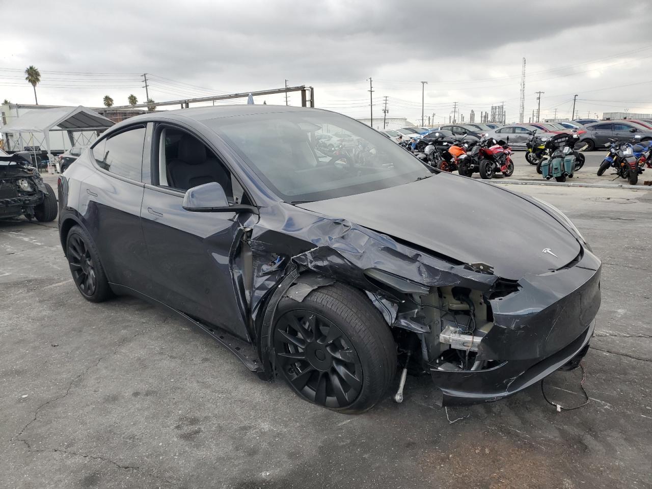 2024 TESLA MODEL Y