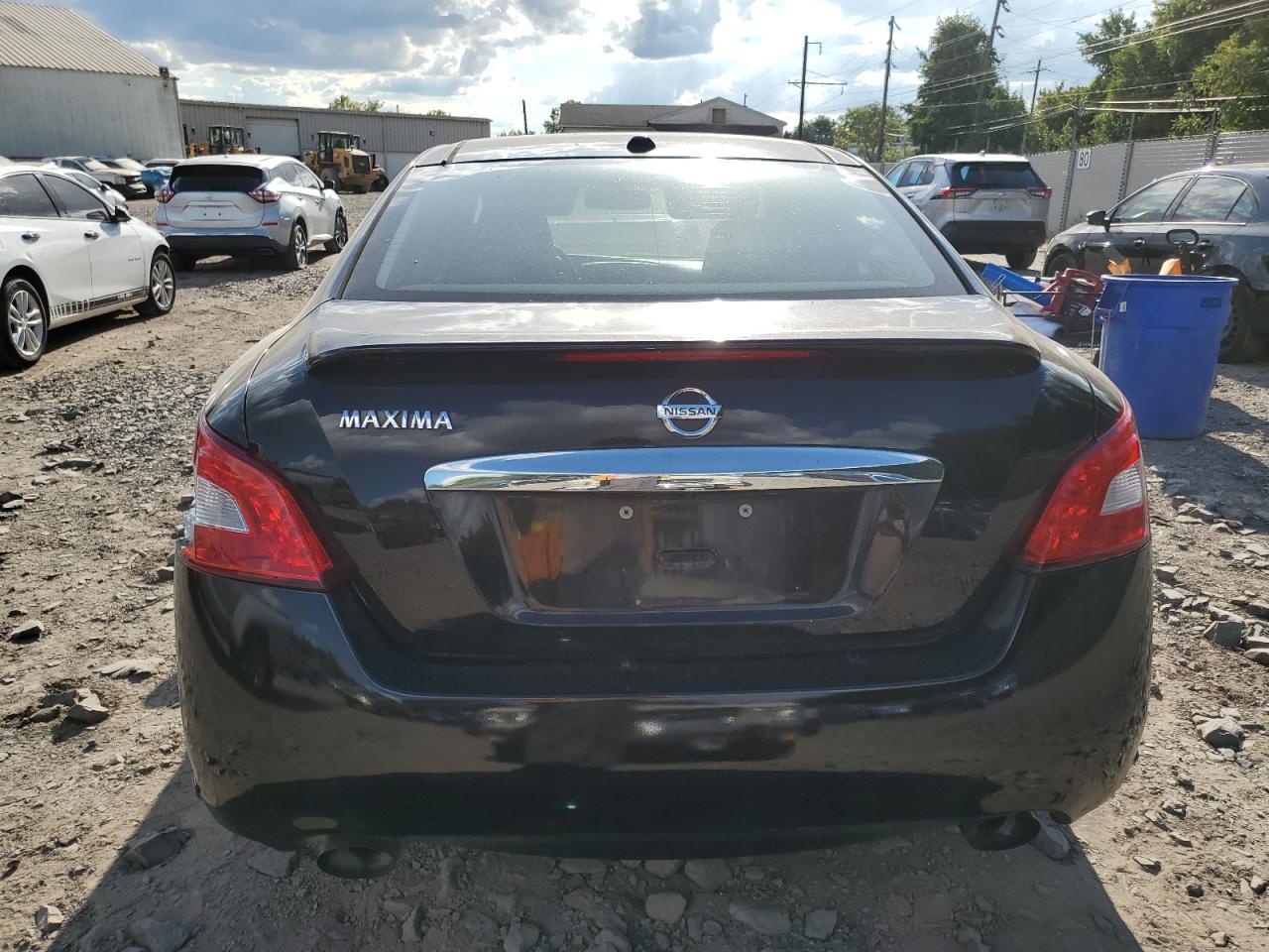 2010 NISSAN Maxima