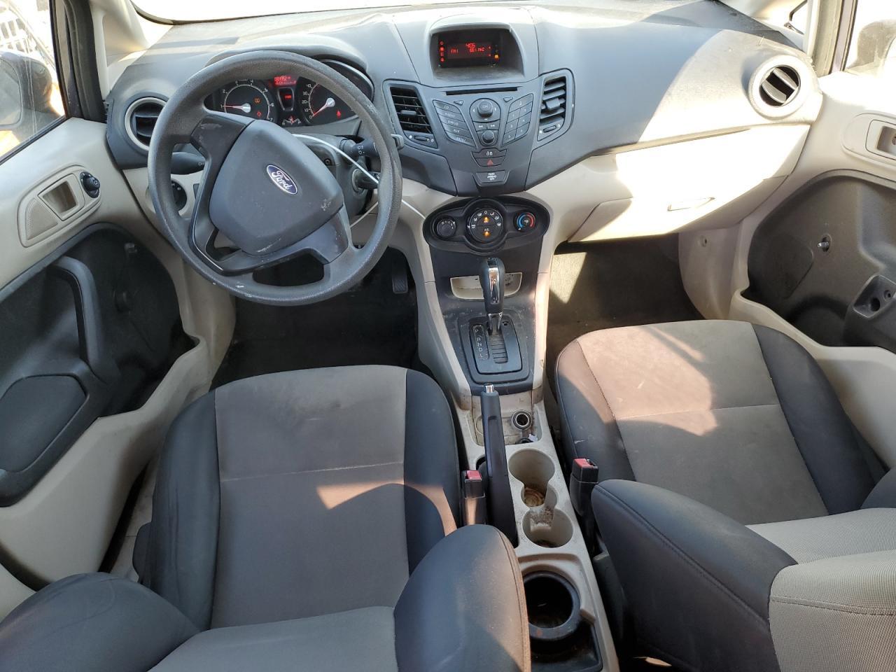 2013 FORD Fiesta