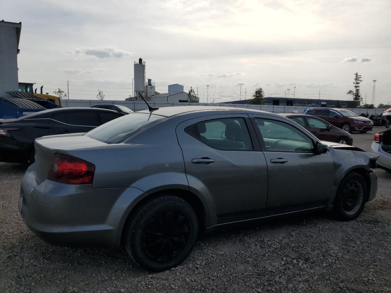 2013 DODGE Avenger