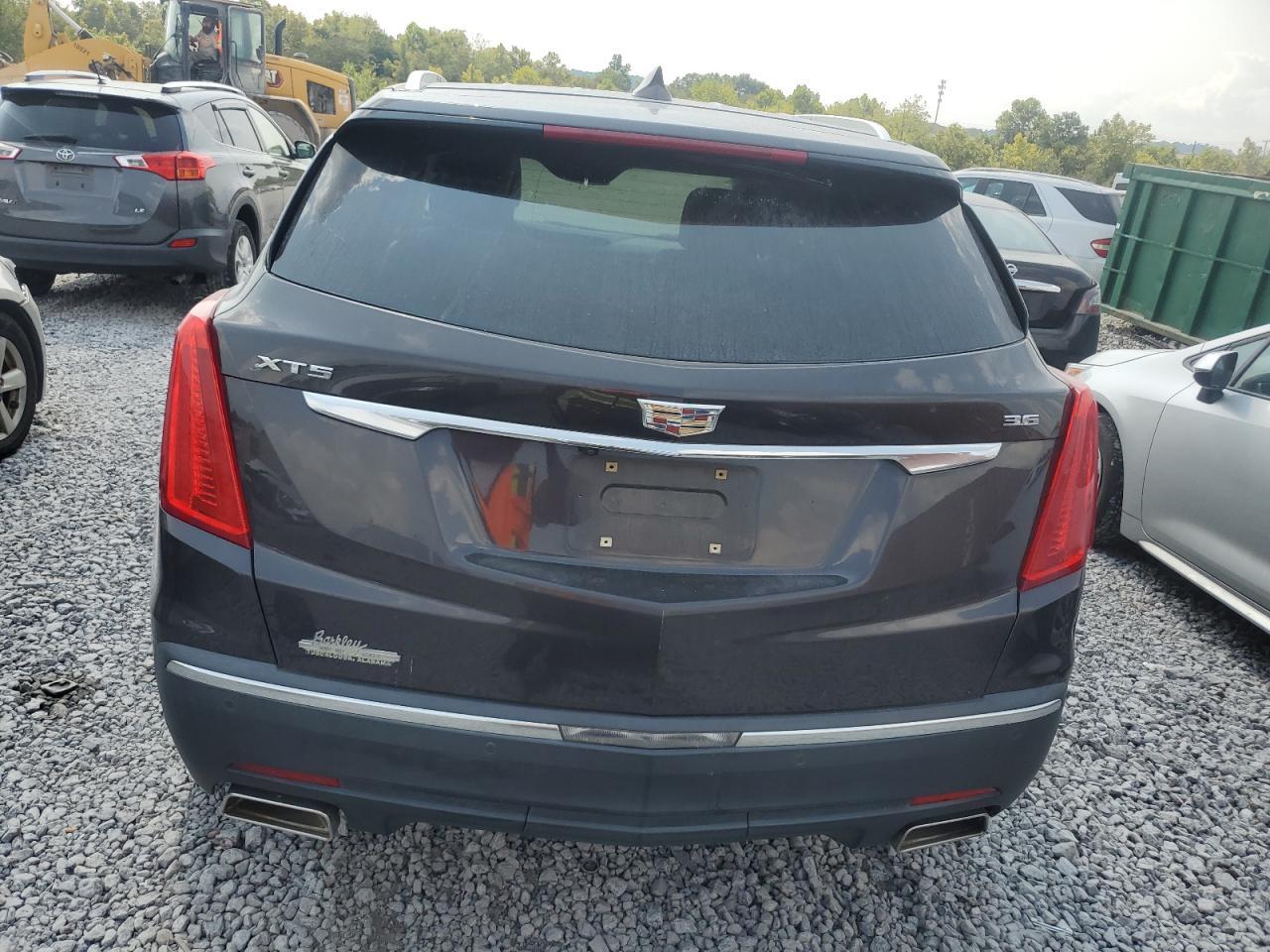 2017 CADILLAC XT5