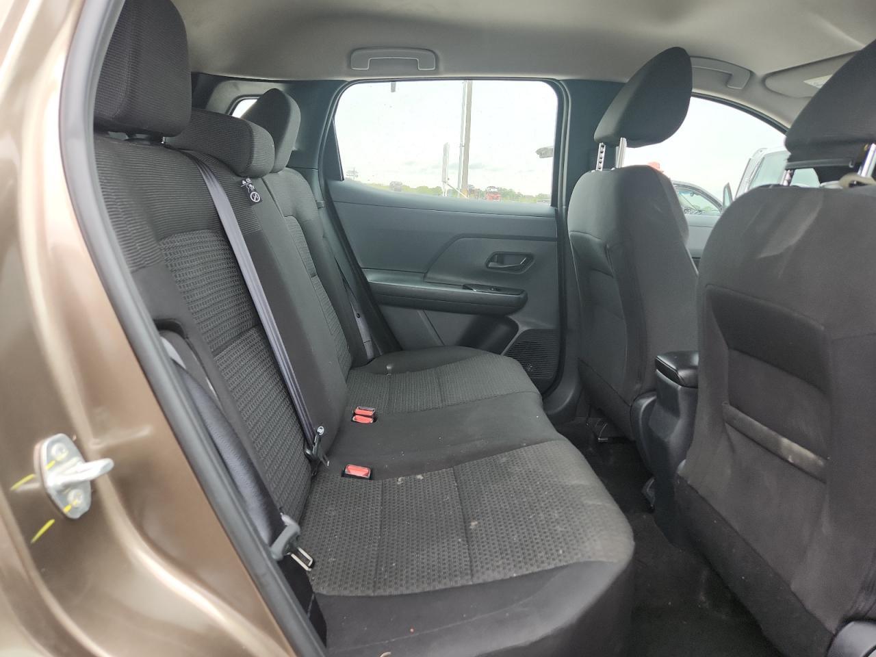 2025 NISSAN KICKS