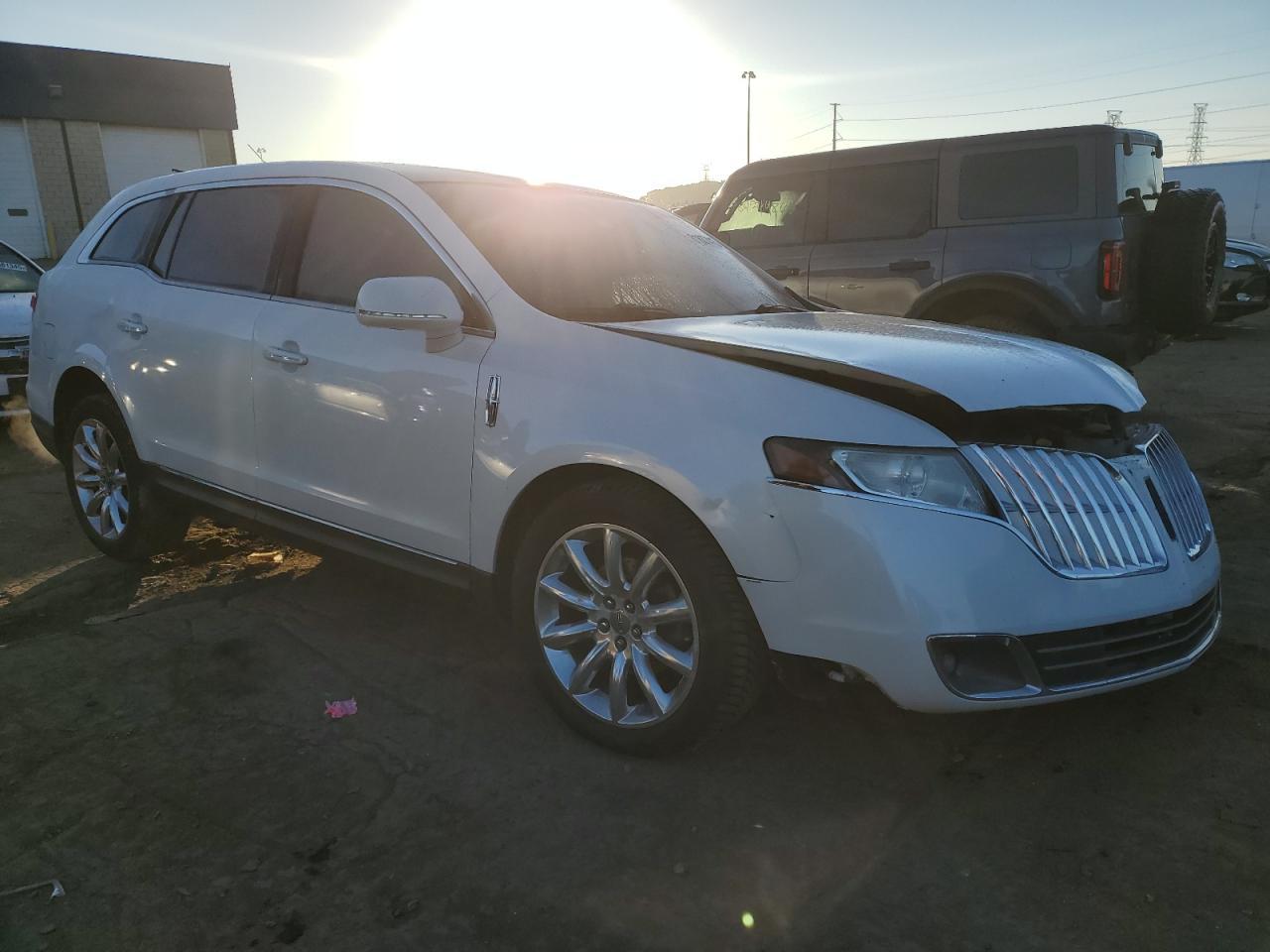2010 LINCOLN MKT