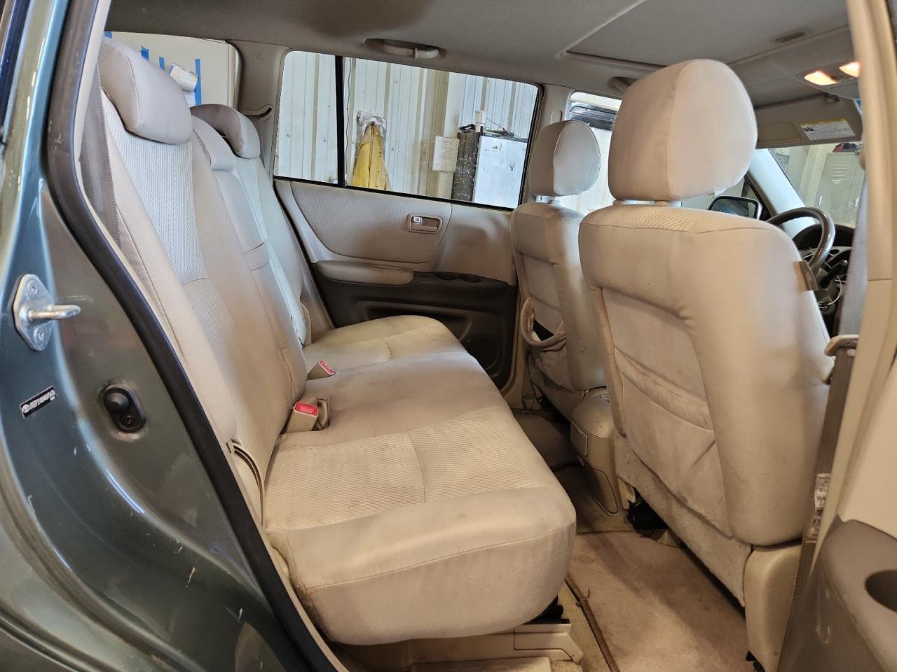 2004 TOYOTA HIGHLANDER