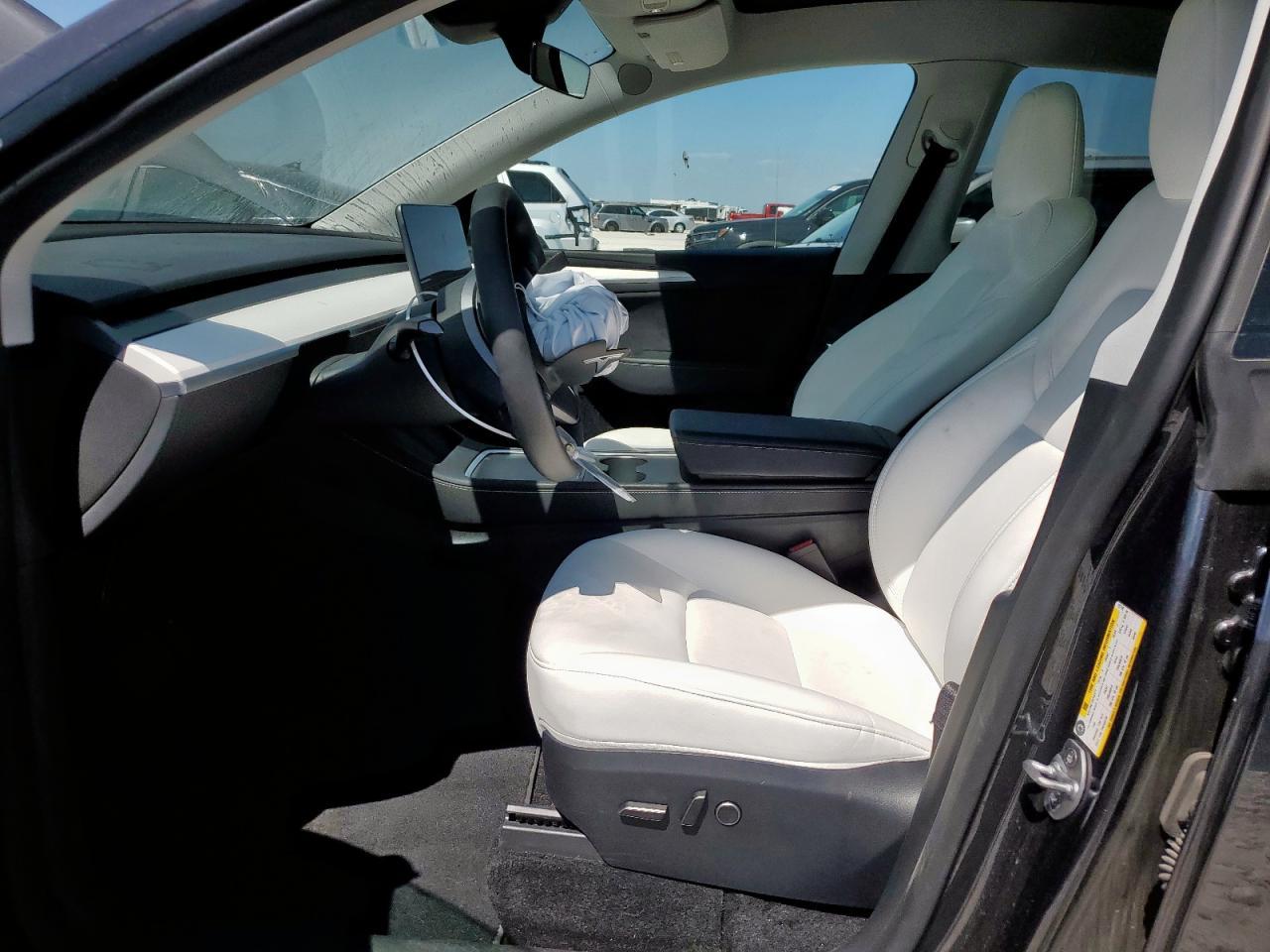 2024 TESLA MODEL Y