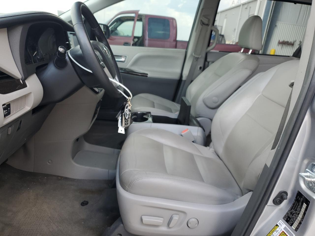 2018 TOYOTA SIENNA