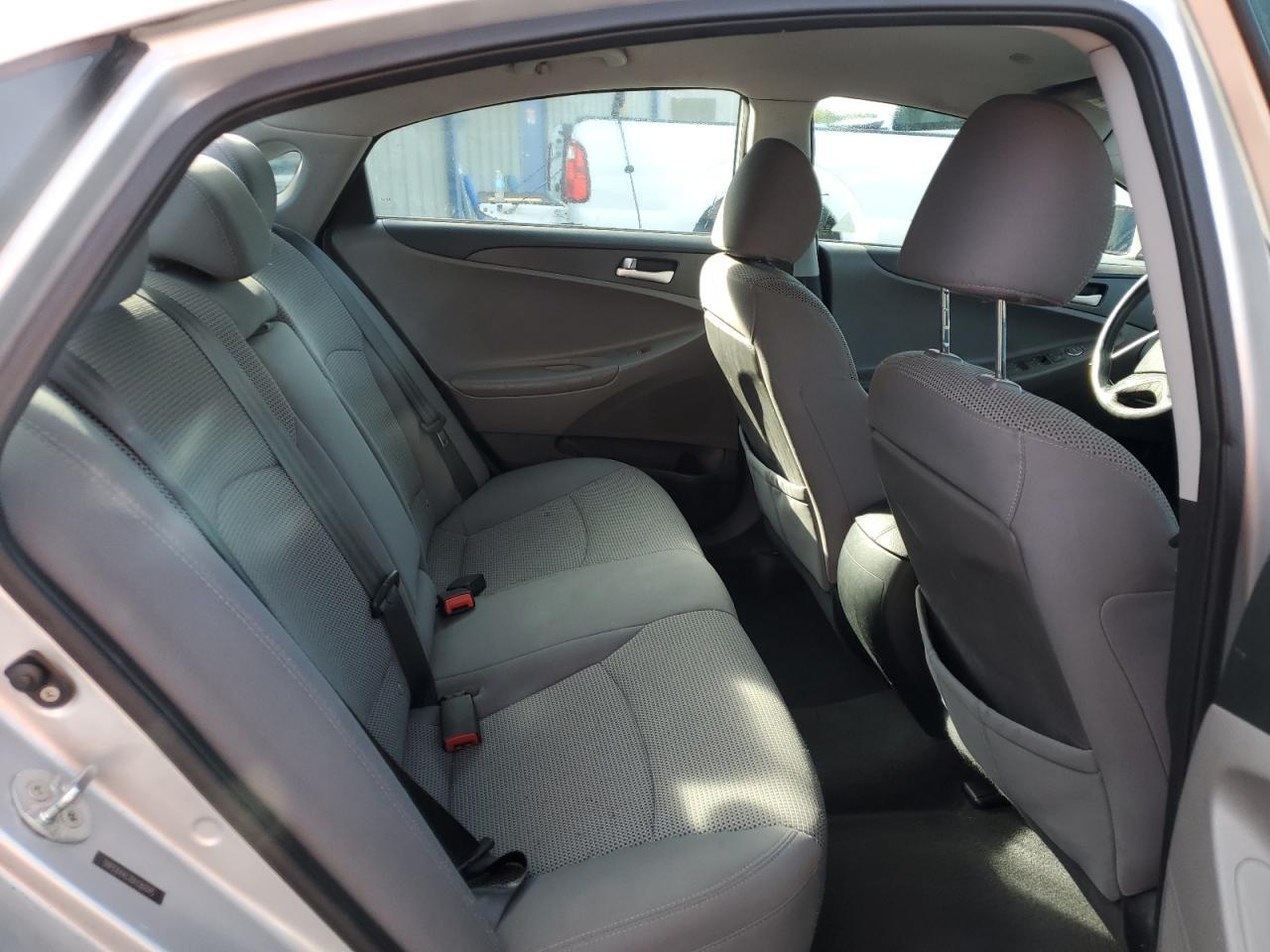 2011 HYUNDAI SONATA