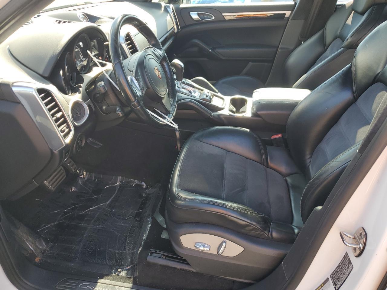 2013 PORSCHE CAYENNE