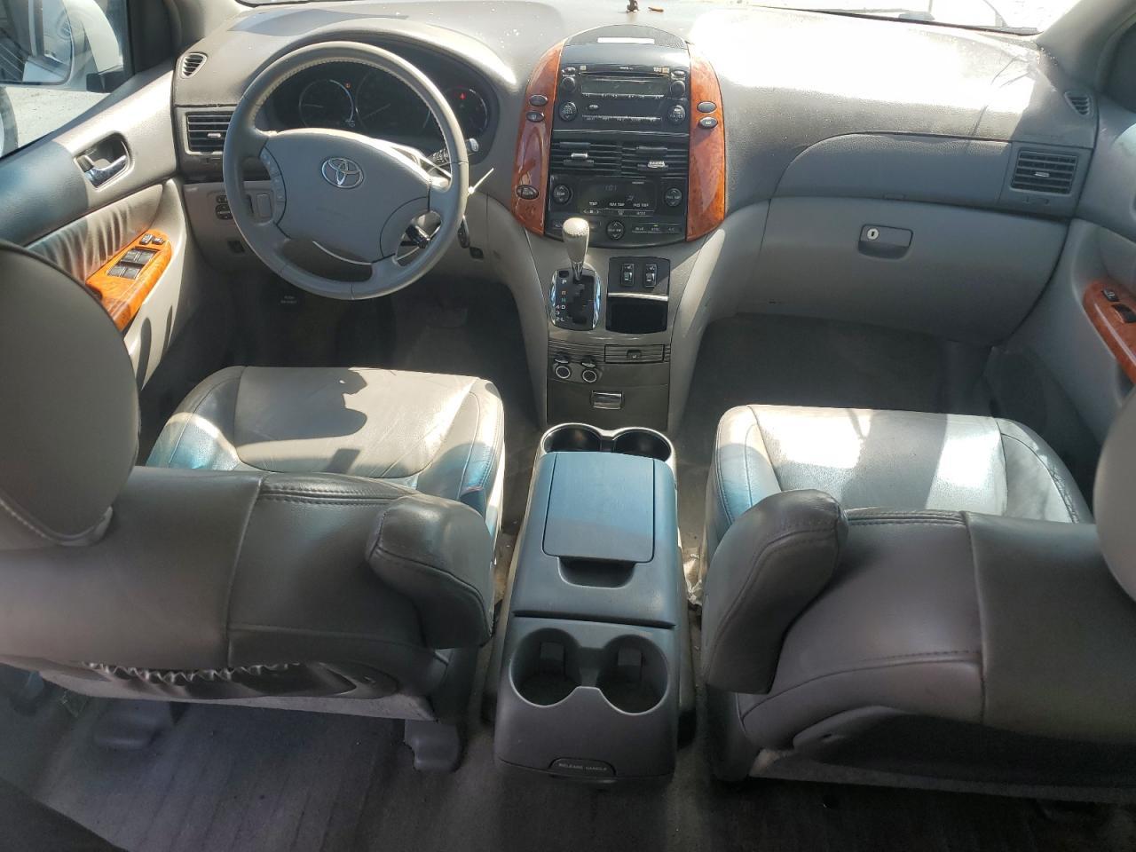 2007 TOYOTA SIENNA