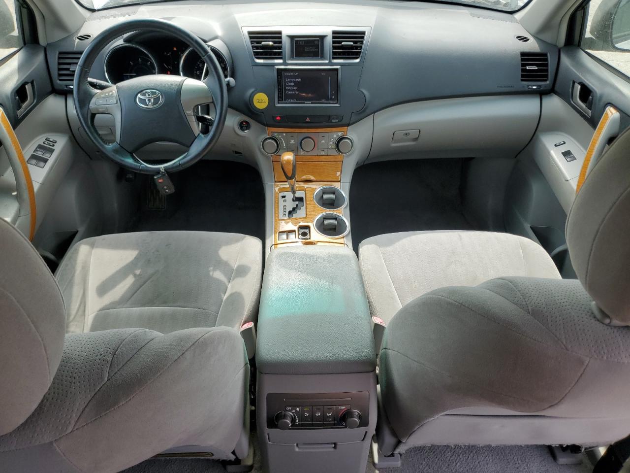 2010 TOYOTA HIGHLANDER
