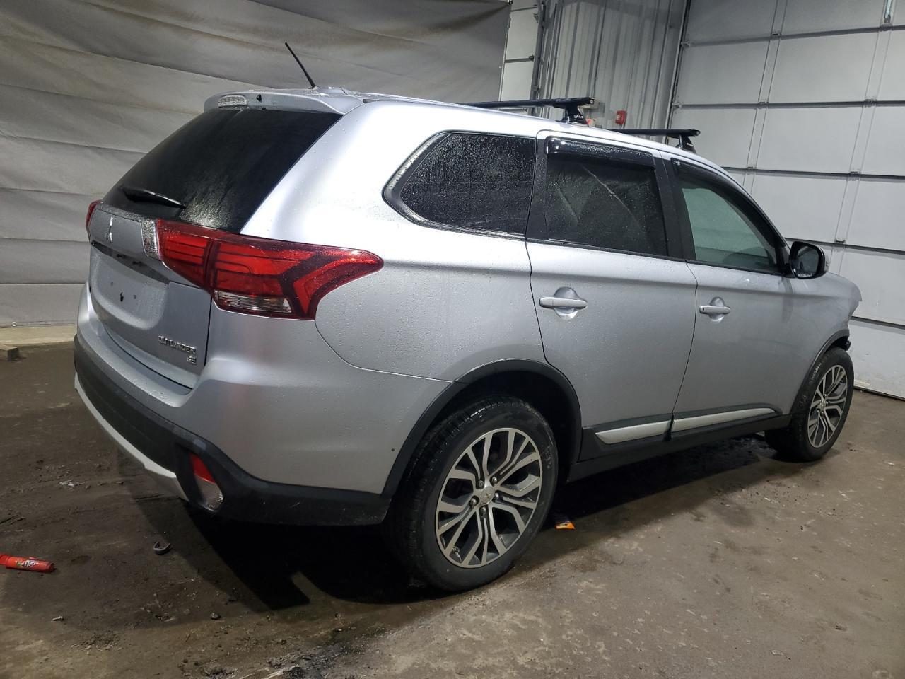 2016 MITSUBISHI outlander