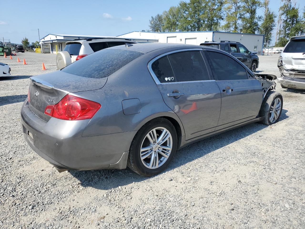 2013 INFINITI G37