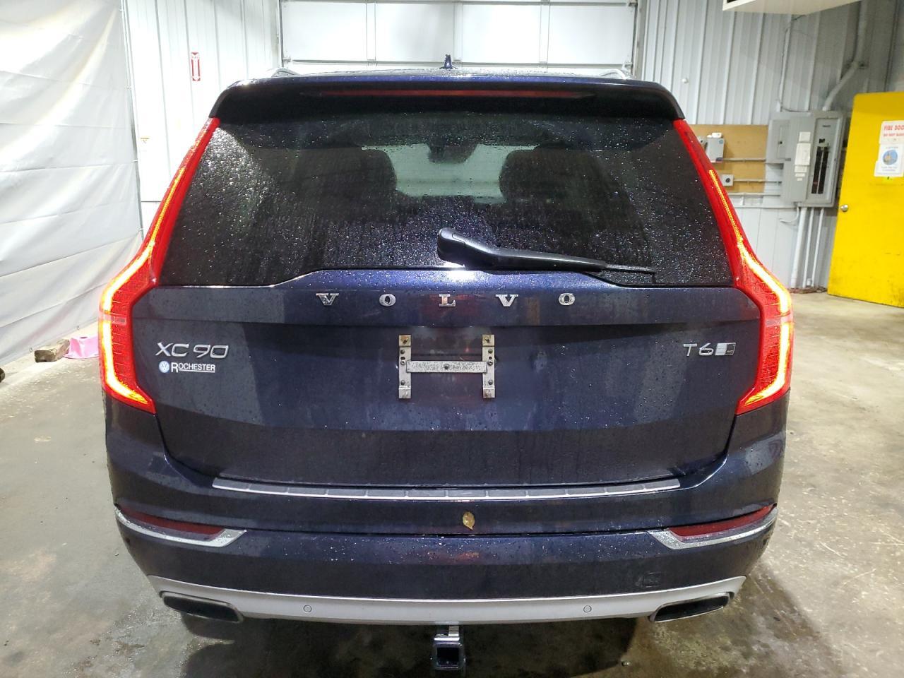 2017 VOLVO XC90