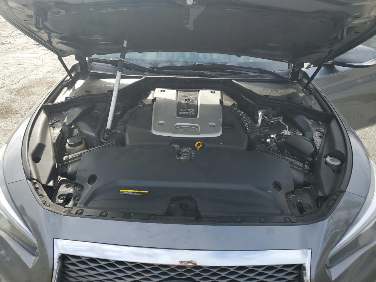 2015 INFINITI Q50
