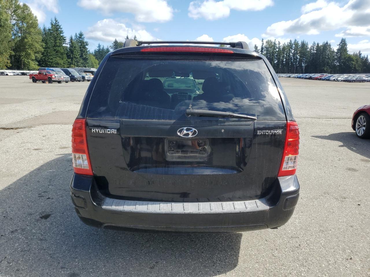 2008 HYUNDAI Entourage