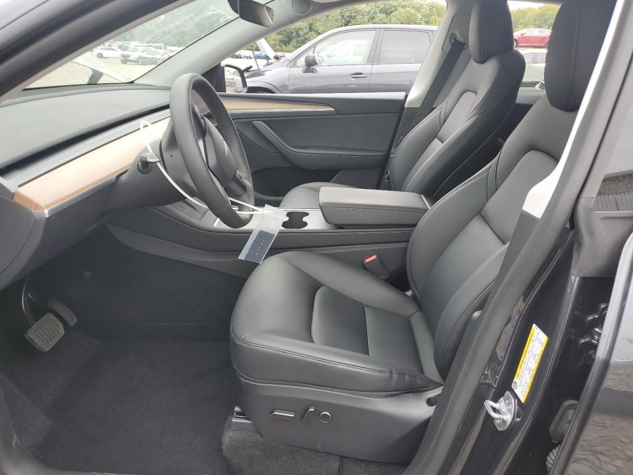 2025 TESLA MODEL Y