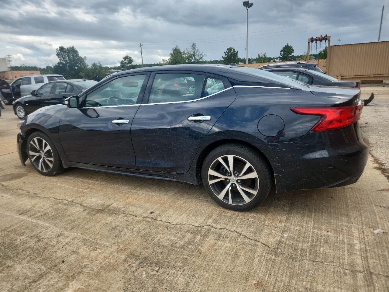 2017 NISSAN Maxima