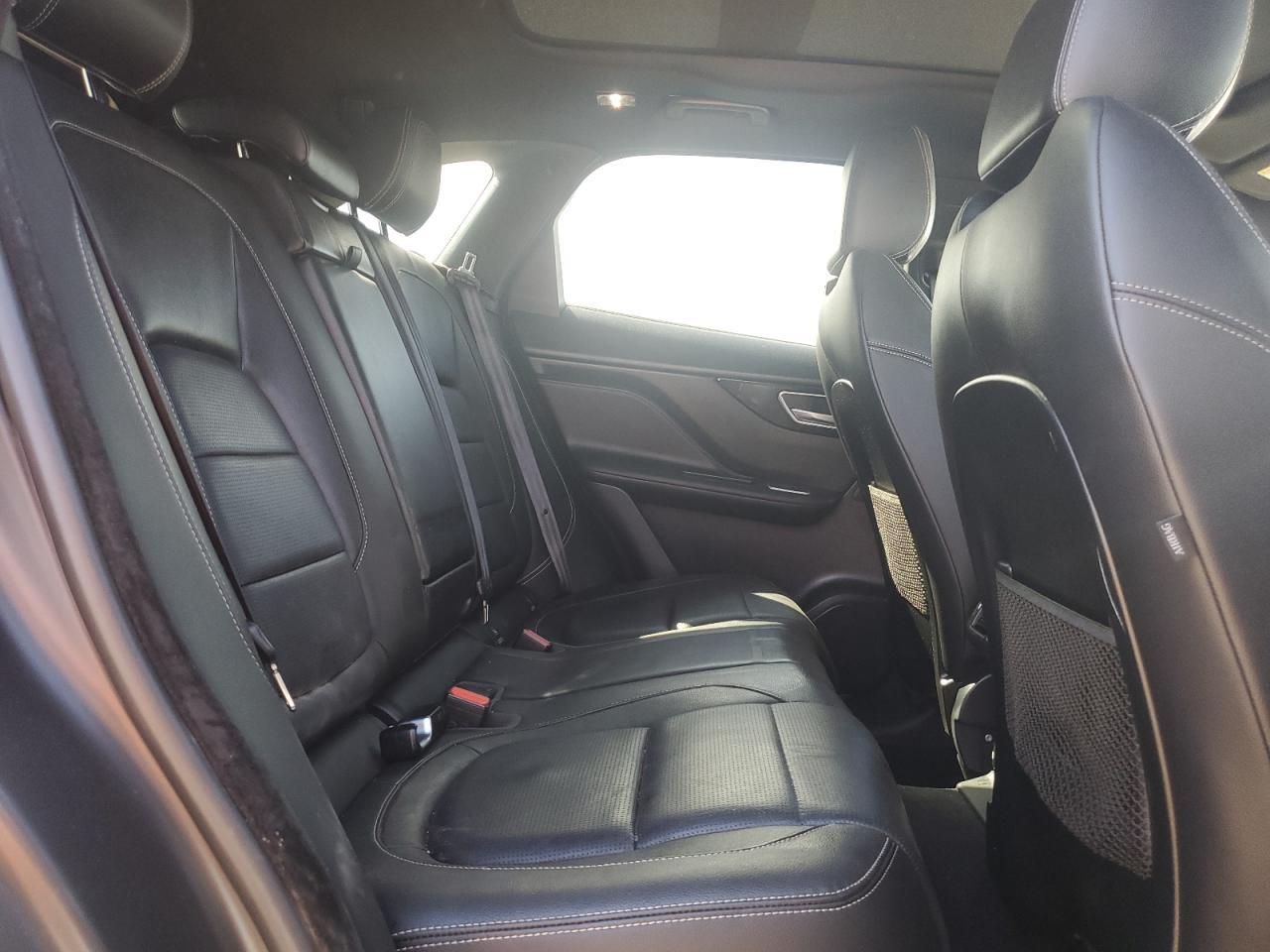 2018 JAGUAR F-Pace