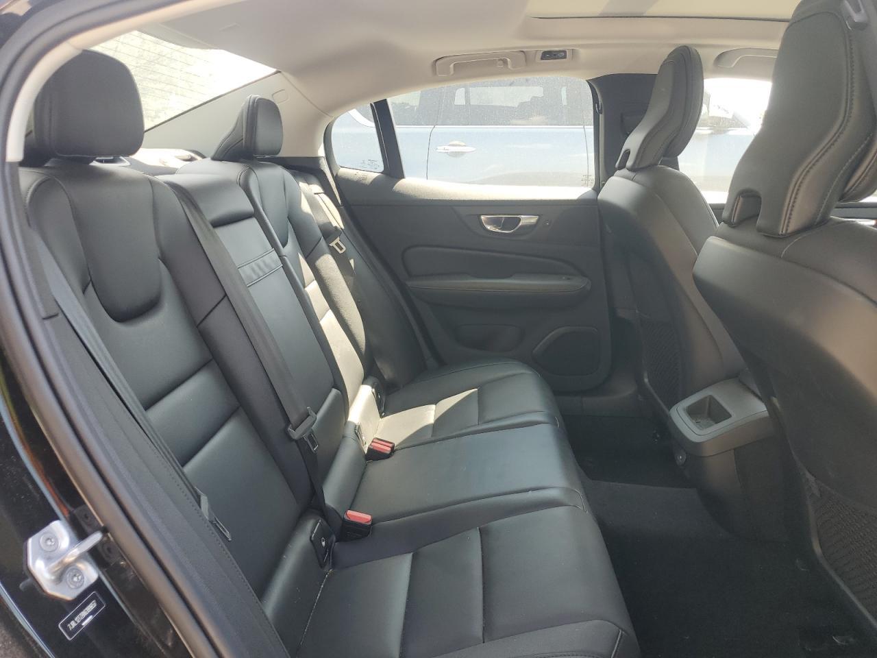 2022 VOLVO S60