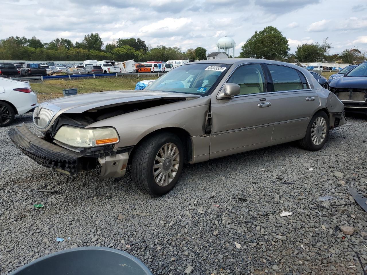 2003 LINCOLN Town Car