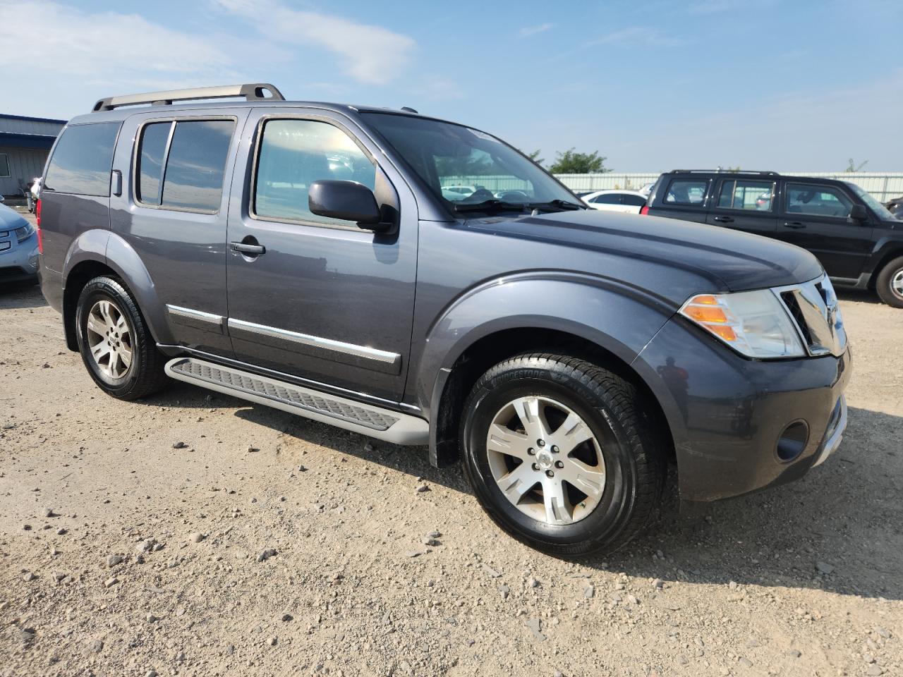 2011 NISSAN PATHFINDER